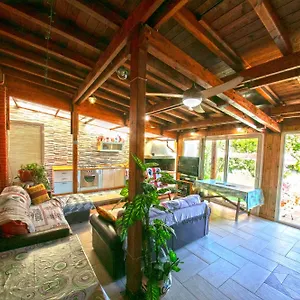 https://villa-simona-santandrea.in-sardinia.net